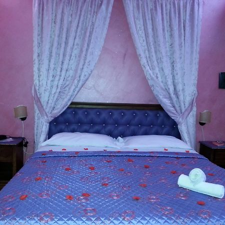 Hotel Happy Days Лікола Екстер'єр фото