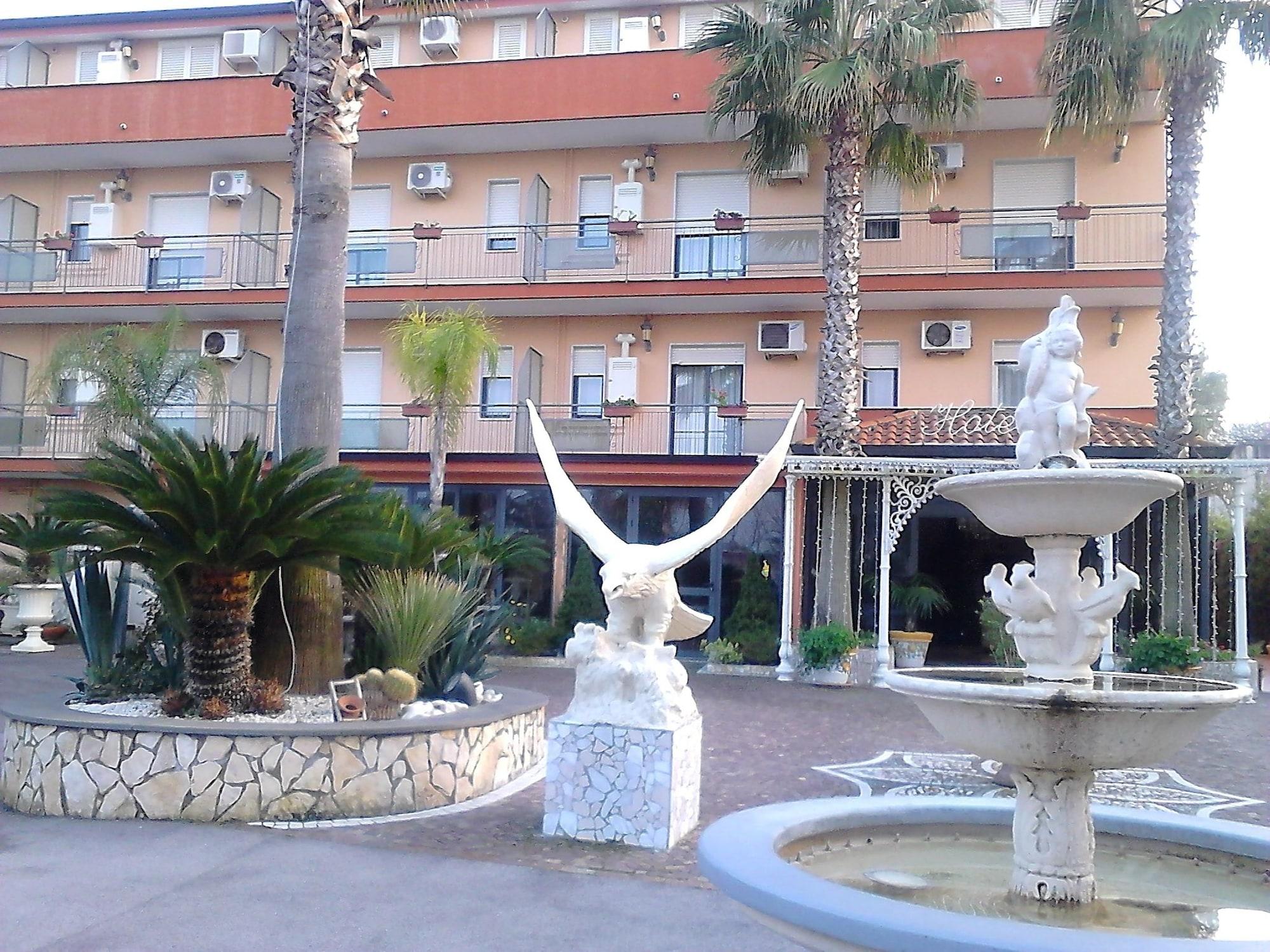 Hotel Happy Days Лікола Екстер'єр фото