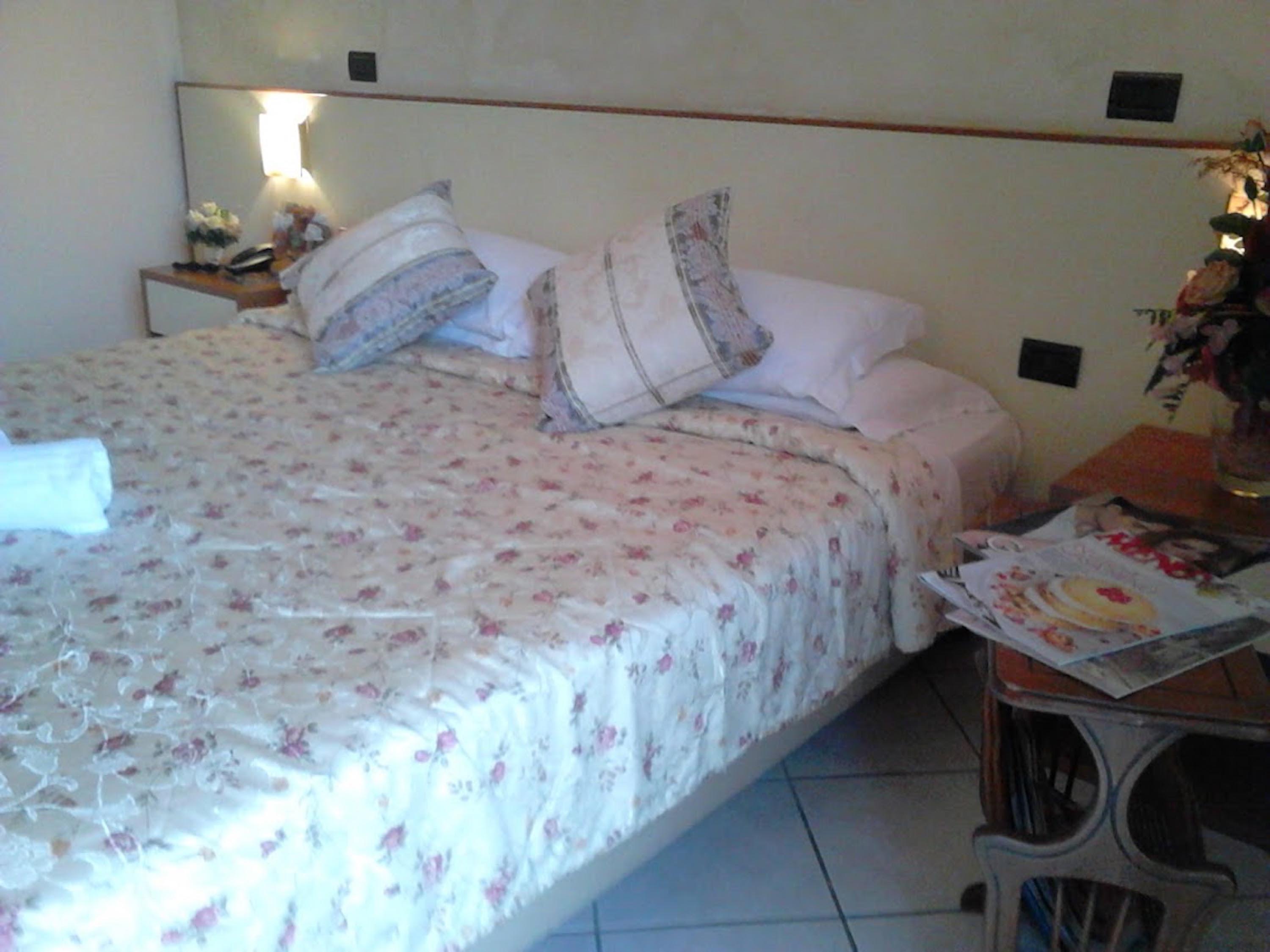 Hotel Happy Days Лікола Екстер'єр фото