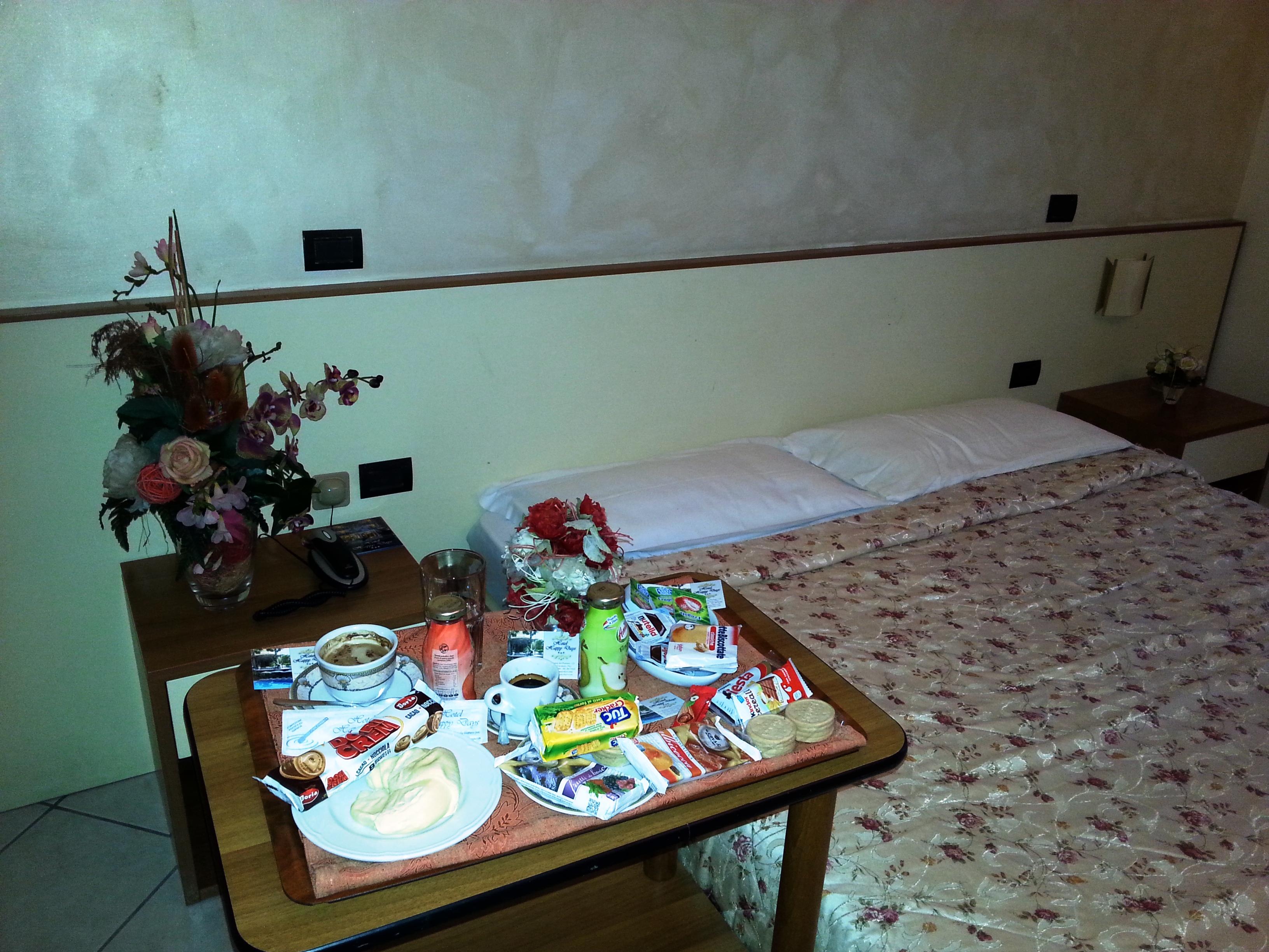 Hotel Happy Days Лікола Екстер'єр фото