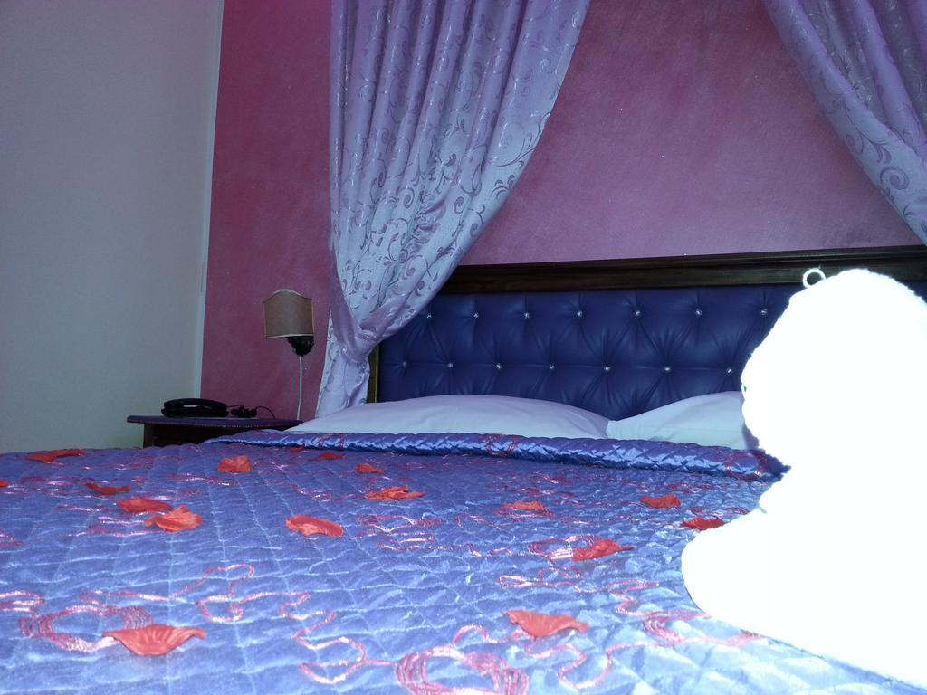 Hotel Happy Days Лікола Екстер'єр фото