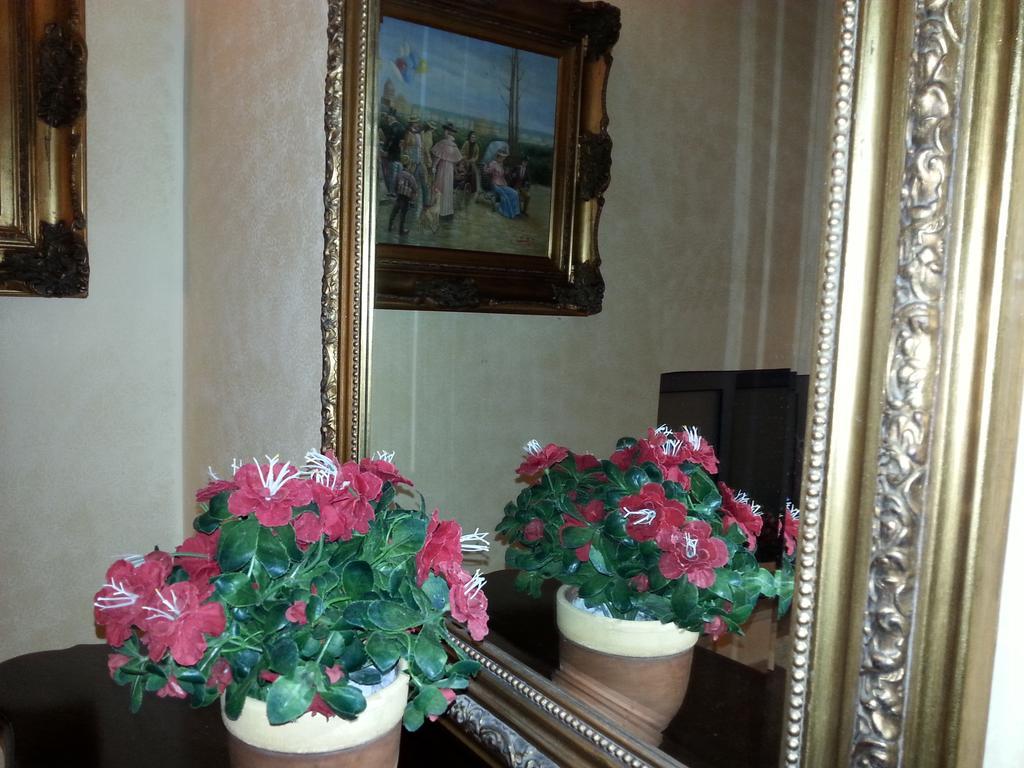 Hotel Happy Days Лікола Екстер'єр фото