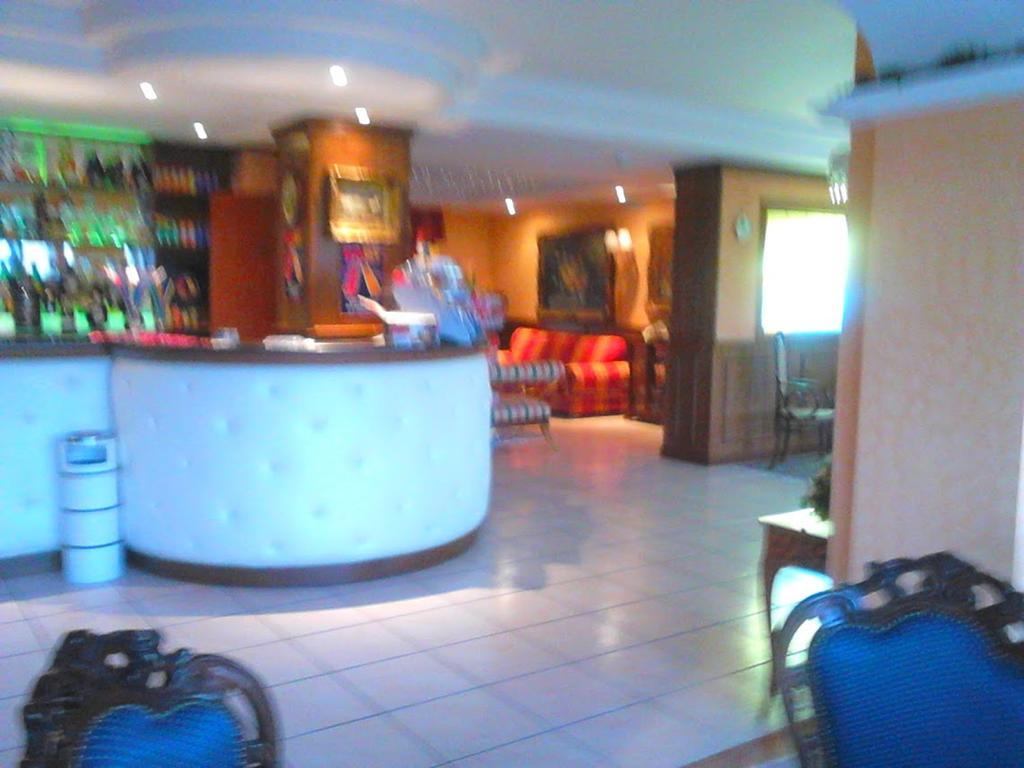 Hotel Happy Days Лікола Екстер'єр фото
