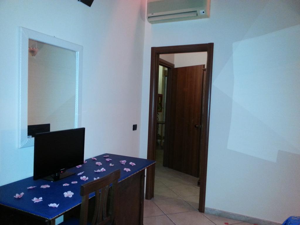 Hotel Happy Days Лікола Екстер'єр фото