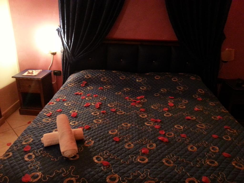 Hotel Happy Days Лікола Екстер'єр фото