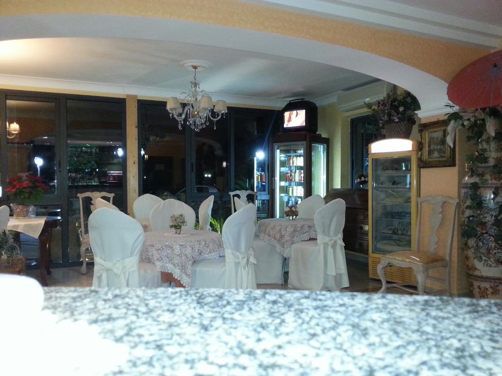 Hotel Happy Days Лікола Екстер'єр фото