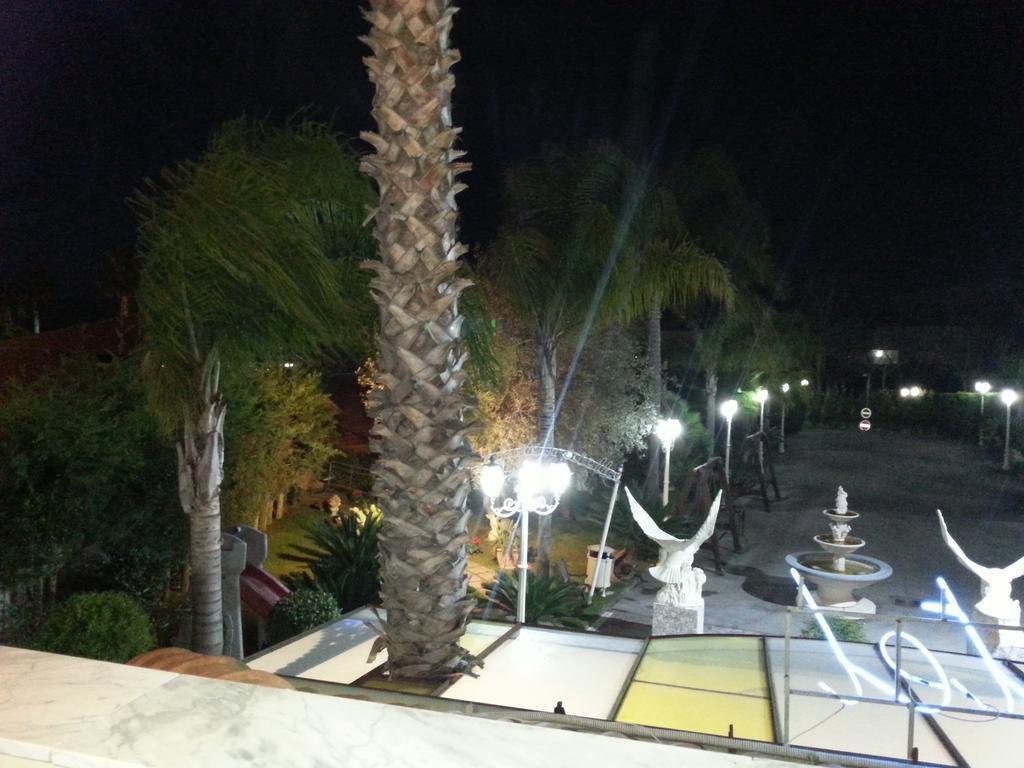 Hotel Happy Days Лікола Екстер'єр фото
