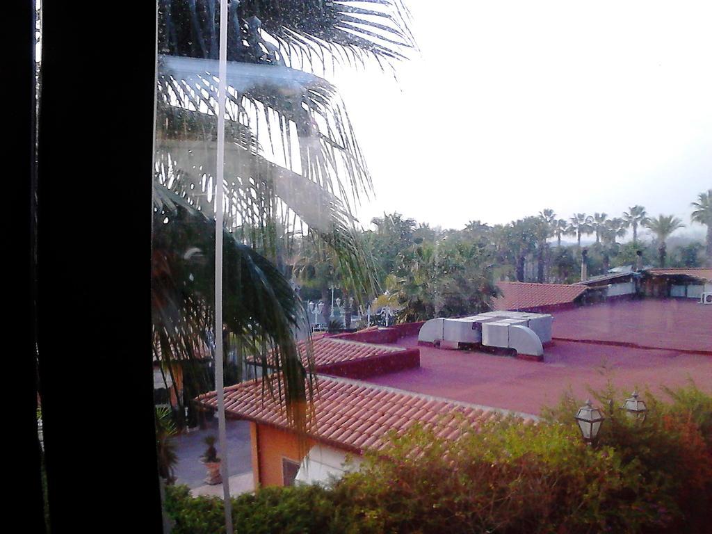 Hotel Happy Days Лікола Екстер'єр фото